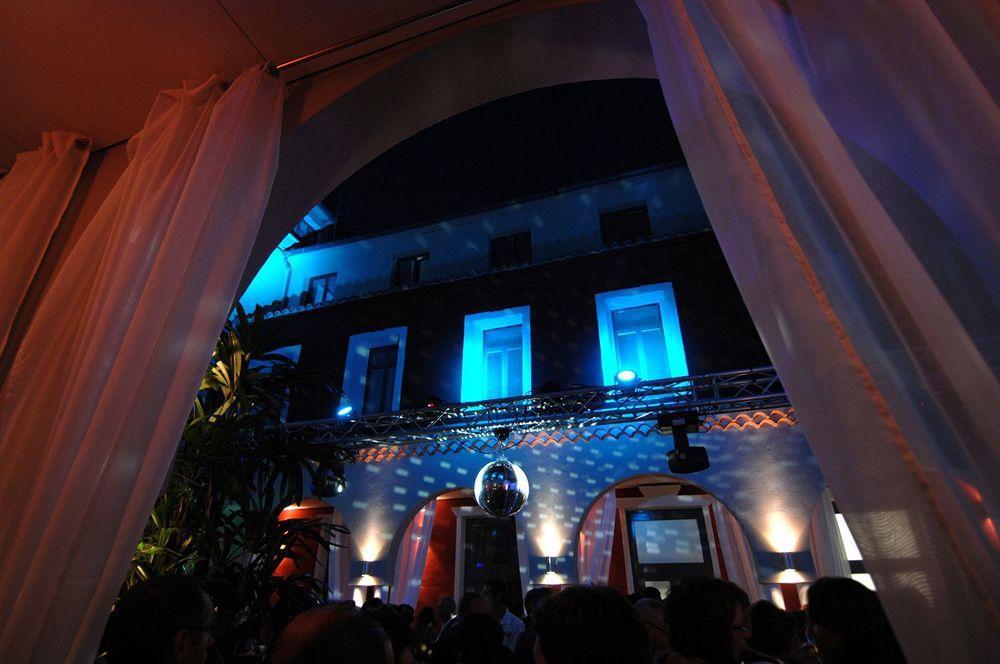 De Paris 3*