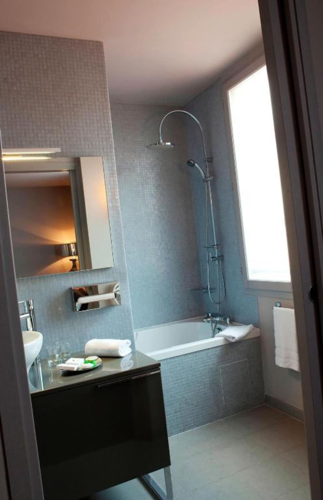 De Paris 3*
