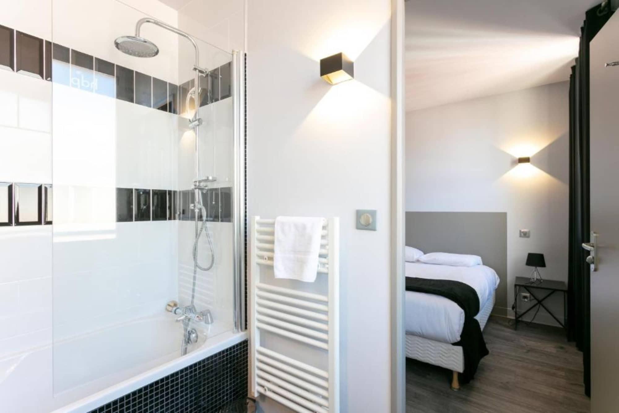 De Paris 3*