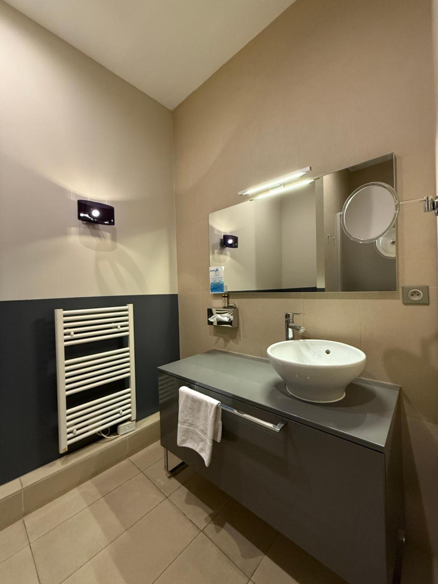 De Paris 3*